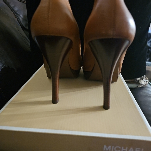 Michael Kors Brown Peep Toe Heels - Picture 3 of 4